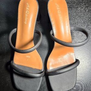 Black Women's Sandals